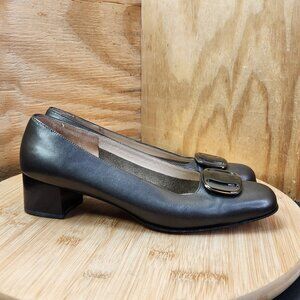 Salvatore Ferragamo Mara Pumps Size 6.5 Narrow